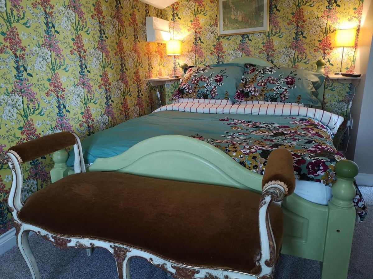 Brampton Dales Farm Bed & Breakfast Gainsborough Exterior photo
