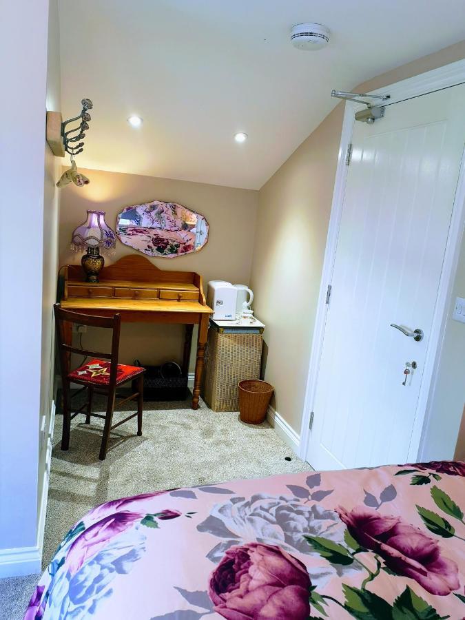 Brampton Dales Farm Bed & Breakfast Gainsborough Exterior photo