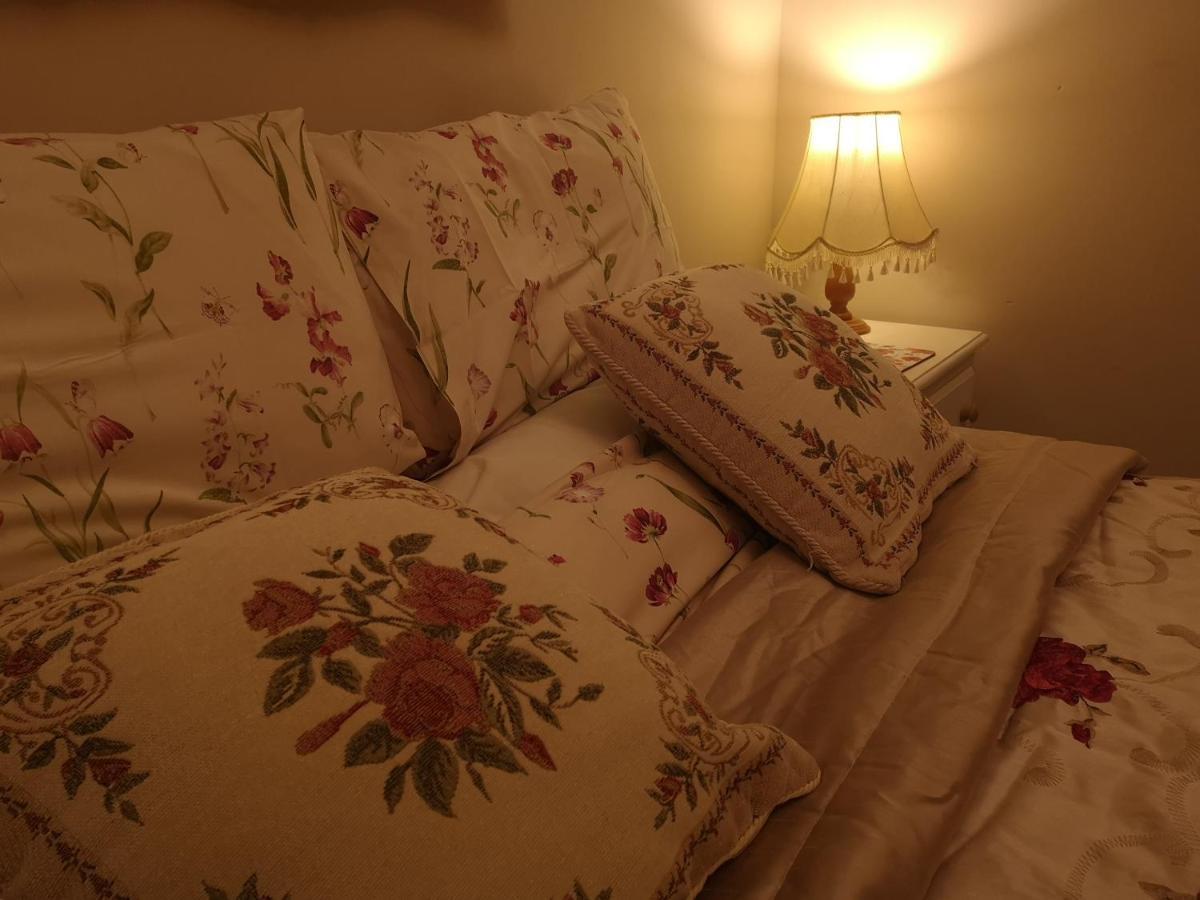 Brampton Dales Farm Bed & Breakfast Gainsborough Exterior photo