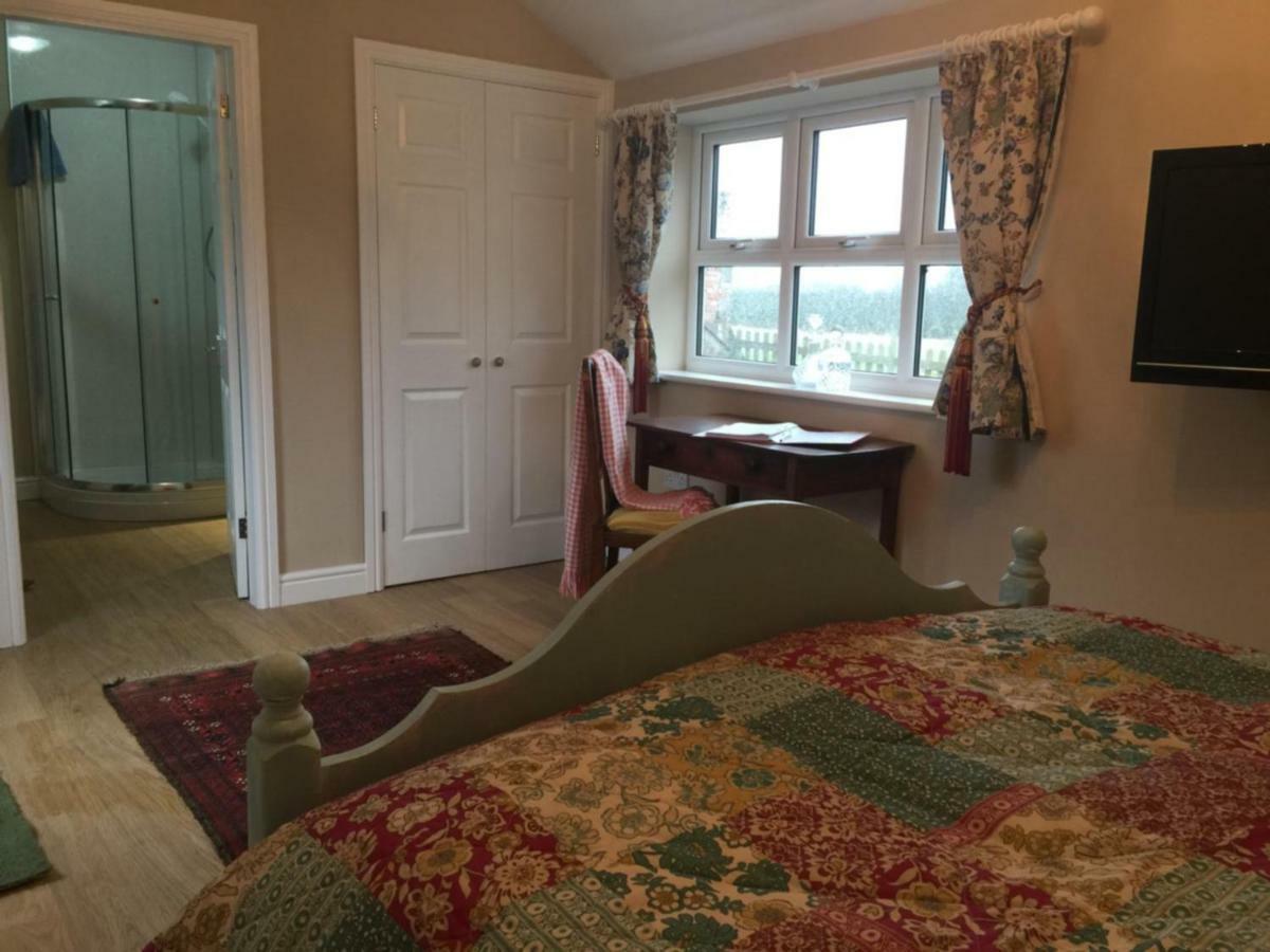 Brampton Dales Farm Bed & Breakfast Gainsborough Exterior photo