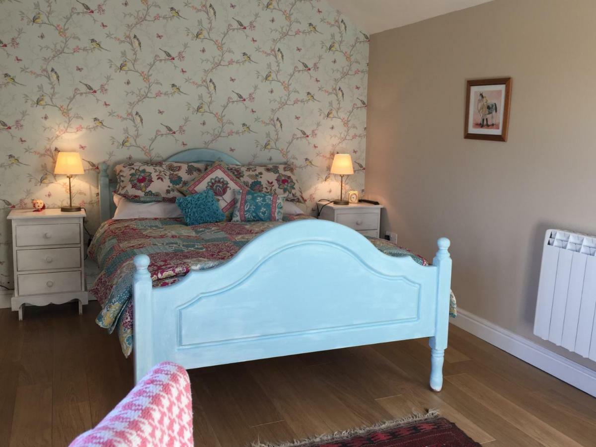 Brampton Dales Farm Bed & Breakfast Gainsborough Exterior photo