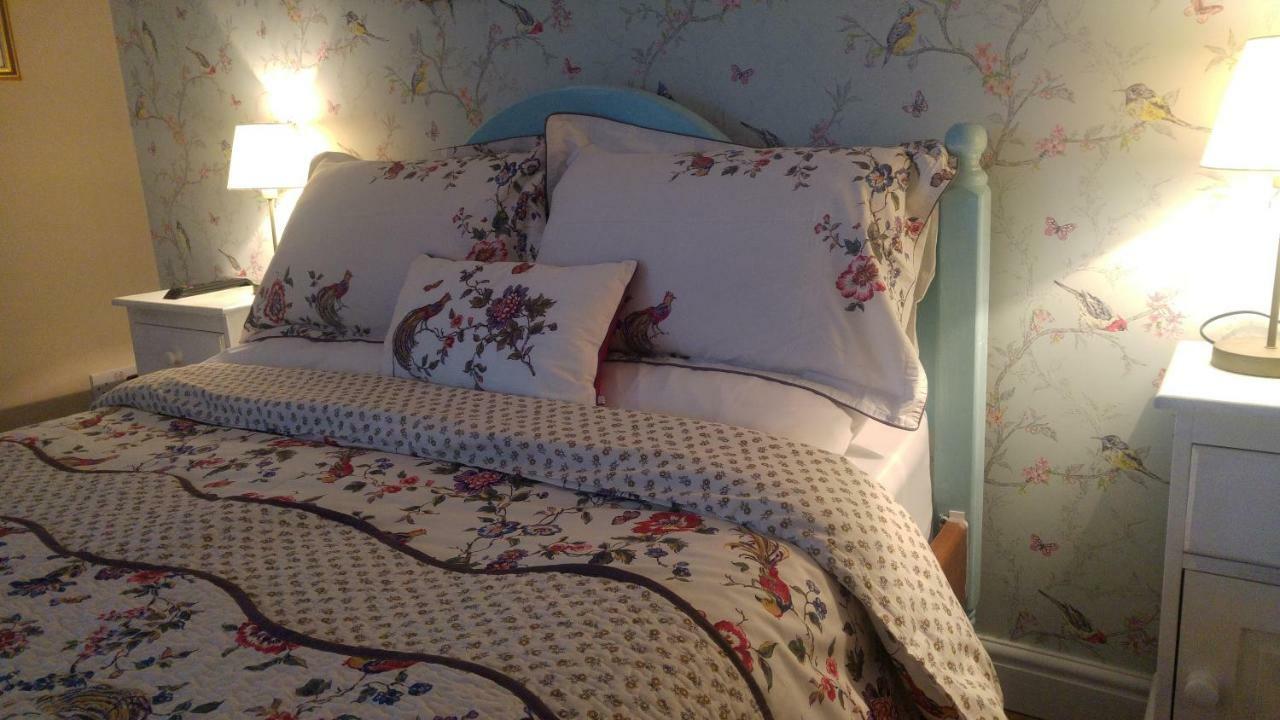 Brampton Dales Farm Bed & Breakfast Gainsborough Exterior photo